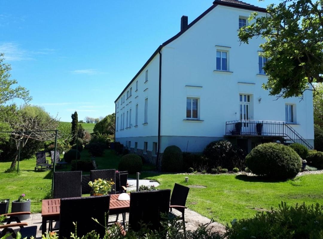 Altes Bauernhaus Im Gruenen Steffenshagen المظهر الخارجي الصورة